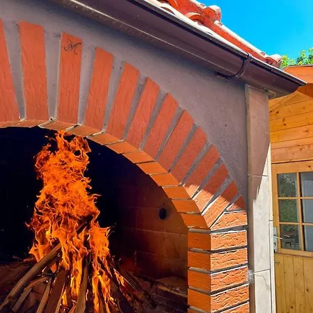 Spacious With Free Parking And Garden In Calm Area * Zadar