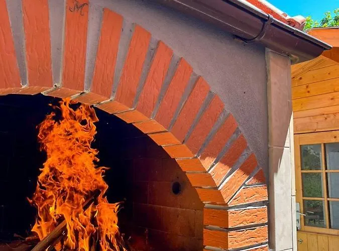 Spacious With Free Parking And Garden In Calm Area * Zadar